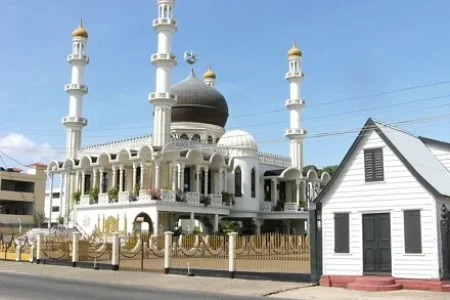 The Story of the Mosque and the Synagogue